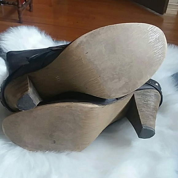 Boots - Picture 3 of 8